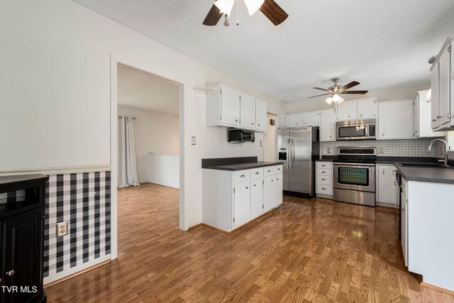 231 Pine Laurel Circle, Bluff City, TN 37618