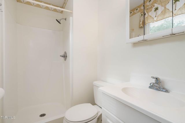 231 Pine Laurel Circle, Bluff City, TN 37618