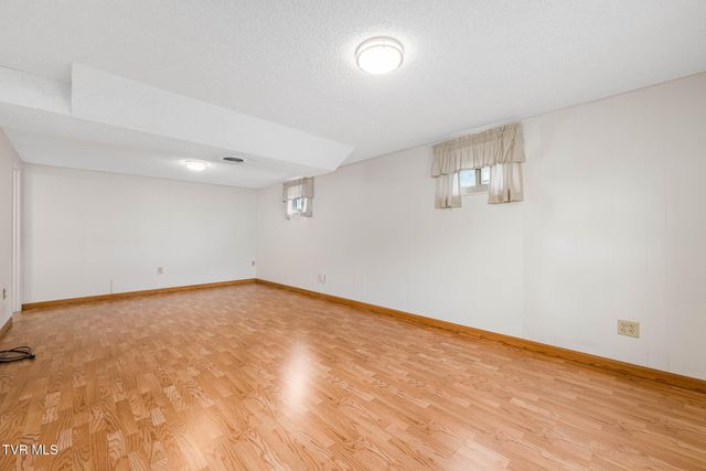 231 Pine Laurel Circle, Bluff City, TN 37618