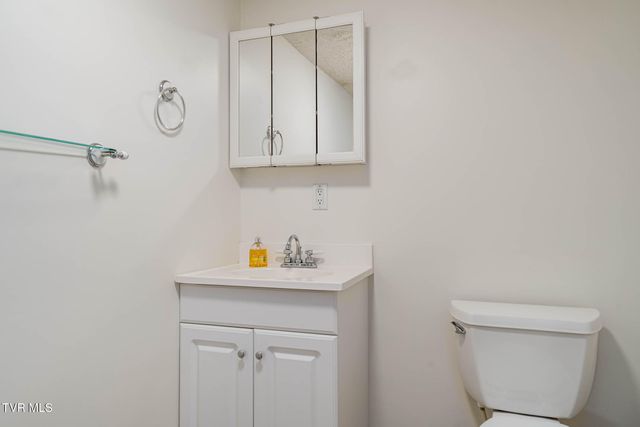 231 Pine Laurel Circle, Bluff City, TN 37618