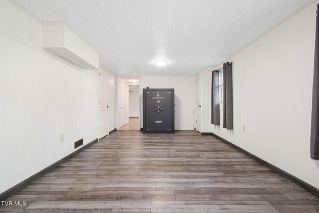 231 Pine Laurel Circle, Bluff City, TN 37618