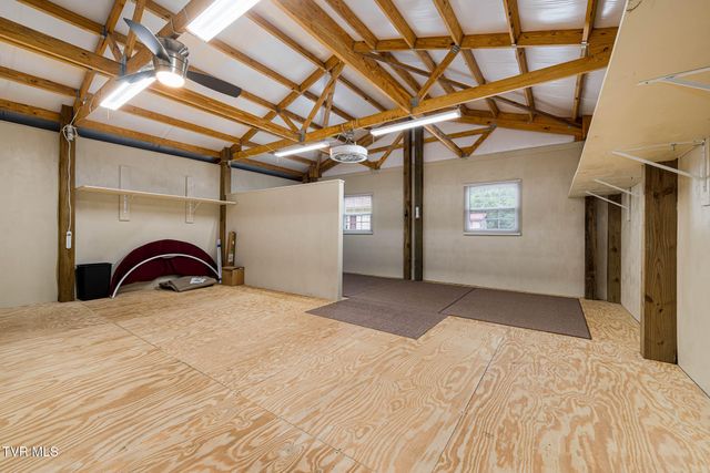 231 Pine Laurel Circle, Bluff City, TN 37618