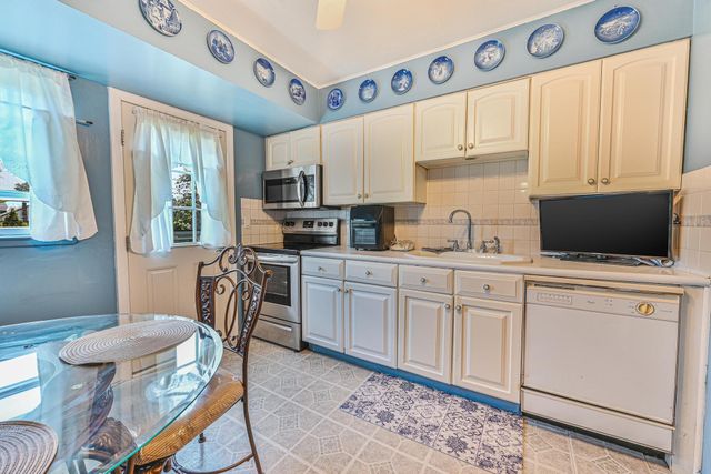 652 Shady Street, Hempstead, NY 11550