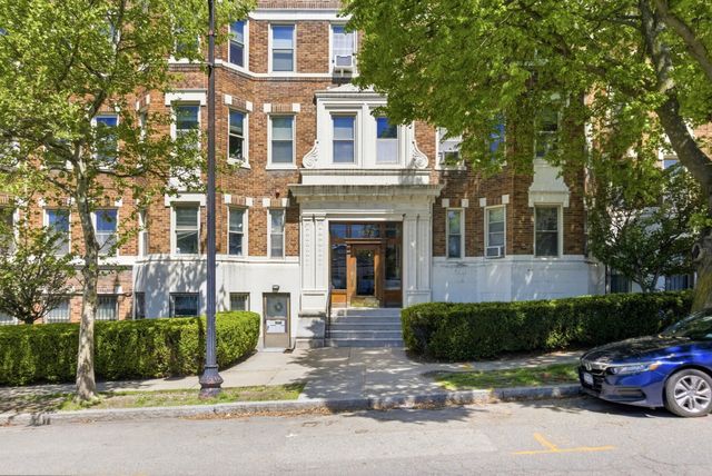 1673 Commonwealth Ave 3, Boston, MA 02135