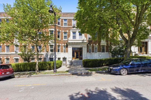 1673 Commonwealth Ave 3, Boston, MA 02135