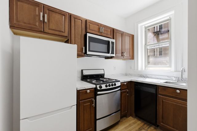 1673 Commonwealth Ave 3, Boston, MA 02135
