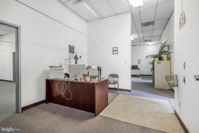 715 N KING ST, Wilmington, DE 19801