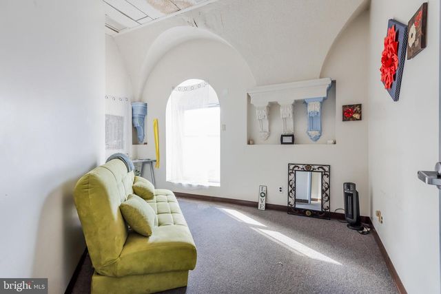 715 N KING ST, Wilmington, DE 19801