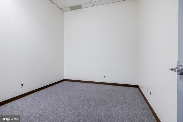 715 N KING ST, Wilmington, DE 19801