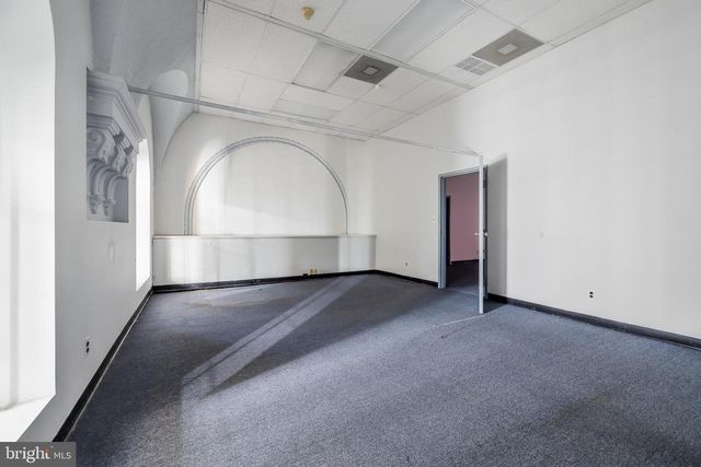 715 N KING ST, Wilmington, DE 19801