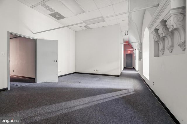 715 N KING ST, Wilmington, DE 19801