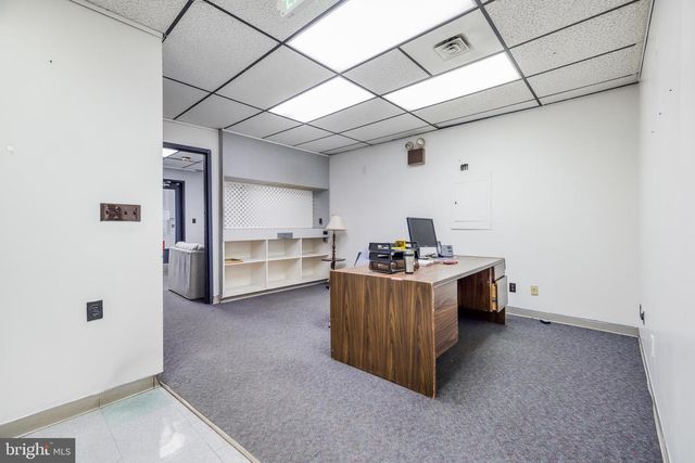 715 N KING ST, Wilmington, DE 19801