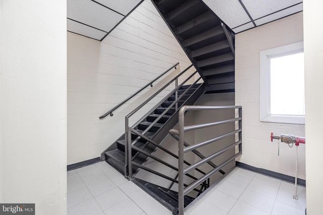 715 N KING ST, Wilmington, DE 19801