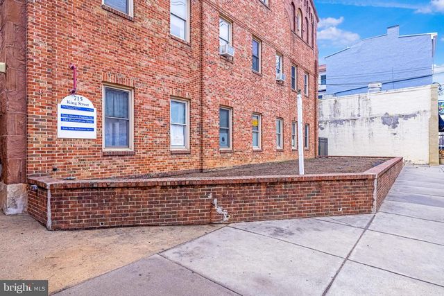 715 N KING ST, Wilmington, DE 19801