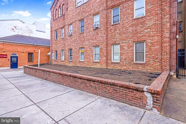 715 N KING ST, Wilmington, DE 19801