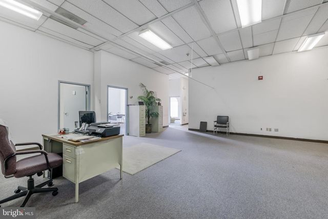 715 N KING ST, Wilmington, DE 19801