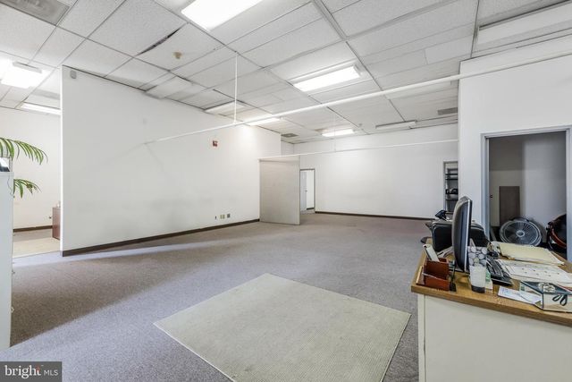 715 N KING ST, Wilmington, DE 19801