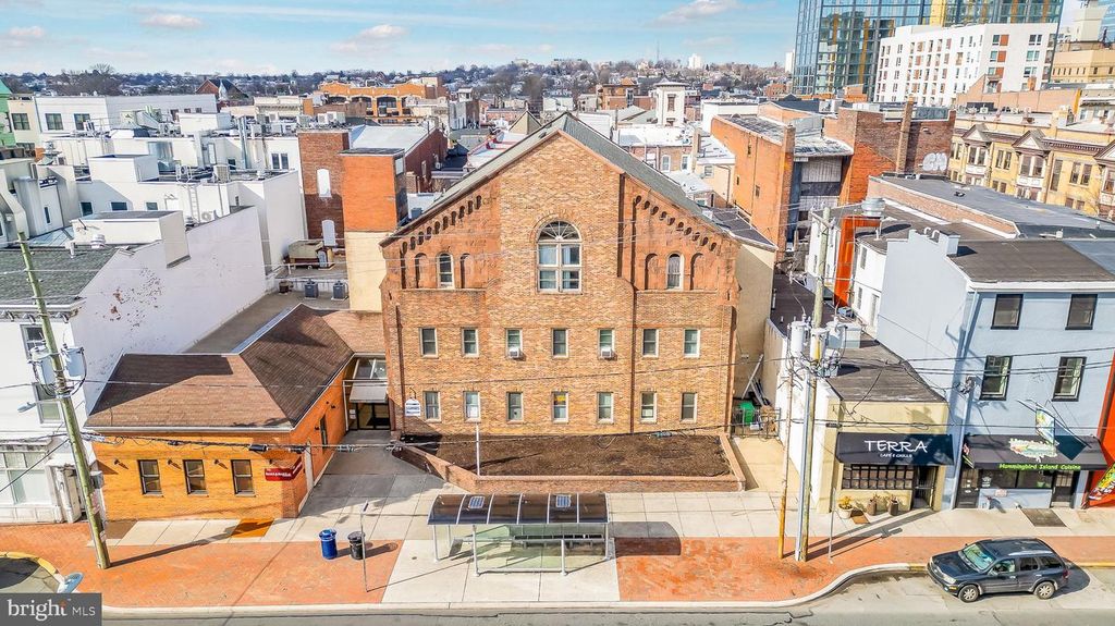 715 N KING ST, Wilmington, DE 19801