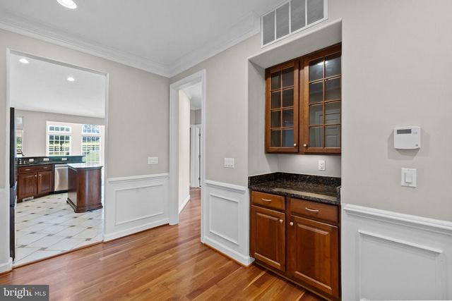 35987 BIRCH HOLLOW LN, Hillsboro, VA 20132