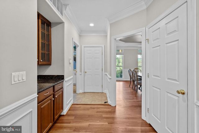 35987 BIRCH HOLLOW LN, Hillsboro, VA 20132