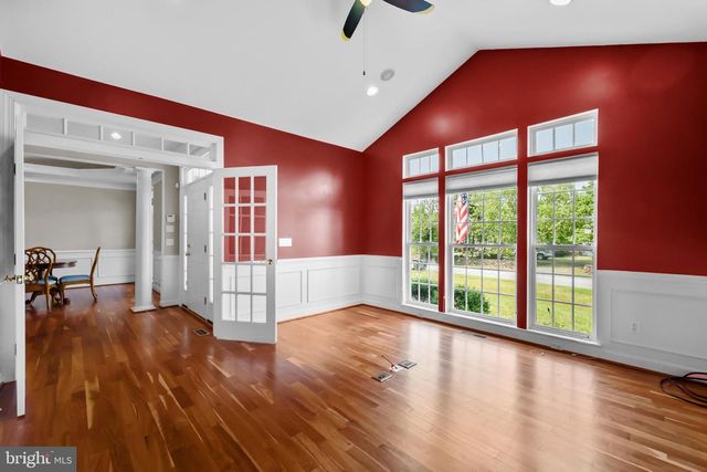 35987 BIRCH HOLLOW LN, Hillsboro, VA 20132