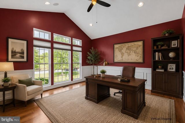 35987 BIRCH HOLLOW LN, Hillsboro, VA 20132