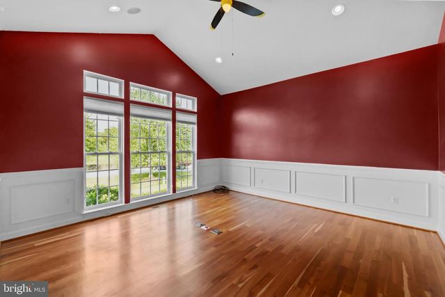 35987 BIRCH HOLLOW LN, Hillsboro, VA 20132