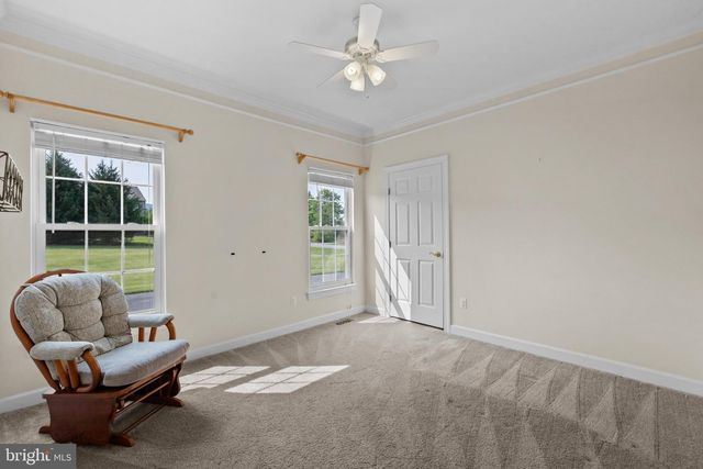 35987 BIRCH HOLLOW LN, Hillsboro, VA 20132