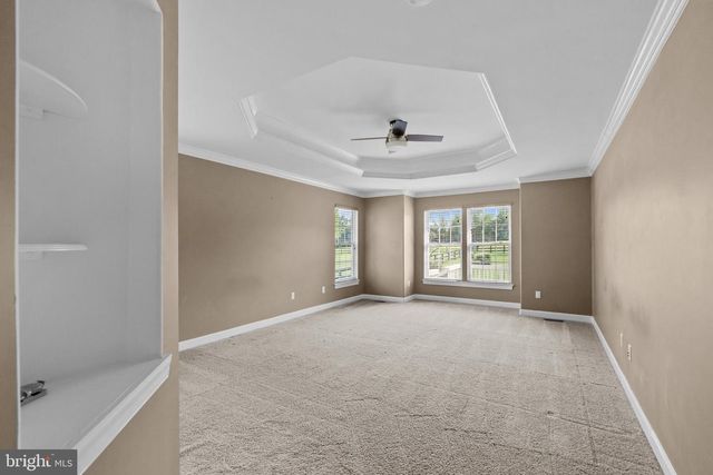 35987 BIRCH HOLLOW LN, Hillsboro, VA 20132