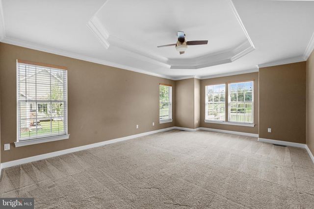 35987 BIRCH HOLLOW LN, Hillsboro, VA 20132