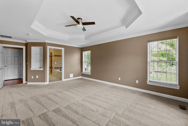 35987 BIRCH HOLLOW LN, Hillsboro, VA 20132