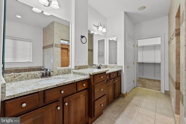 35987 BIRCH HOLLOW LN, Hillsboro, VA 20132