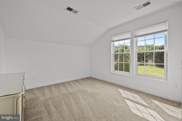 35987 BIRCH HOLLOW LN, Hillsboro, VA 20132