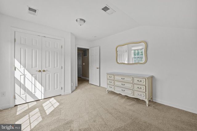 35987 BIRCH HOLLOW LN, Hillsboro, VA 20132