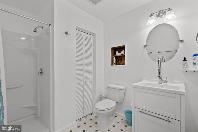 35987 BIRCH HOLLOW LN, Hillsboro, VA 20132