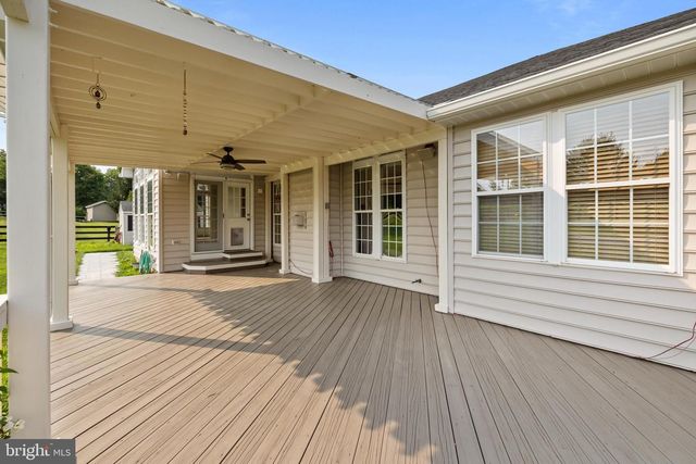 35987 BIRCH HOLLOW LN, Hillsboro, VA 20132