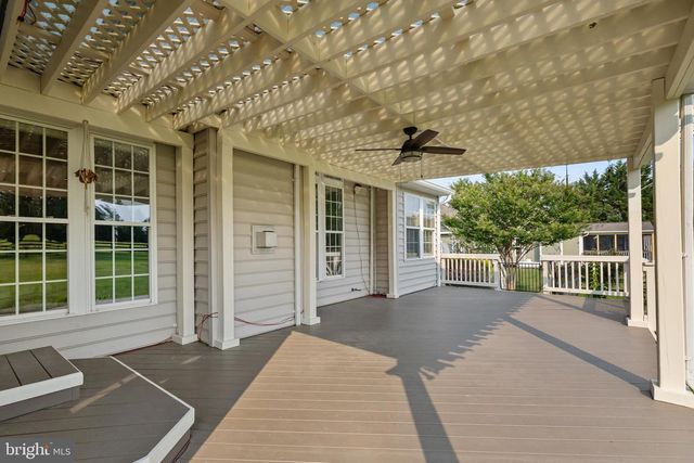 35987 BIRCH HOLLOW LN, Hillsboro, VA 20132