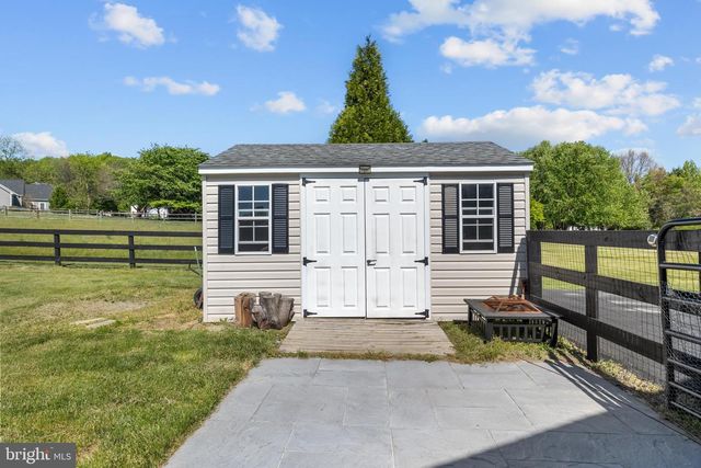 35987 BIRCH HOLLOW LN, Hillsboro, VA 20132