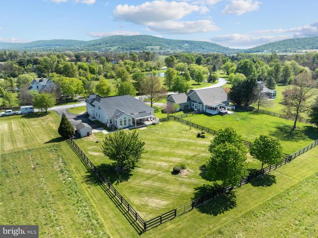 35987 BIRCH HOLLOW LN, Hillsboro, VA 20132