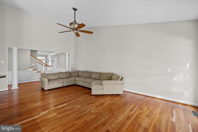 35987 BIRCH HOLLOW LN, Hillsboro, VA 20132
