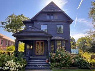 2222 Parkwood Avenue, Toledo, OH 43620