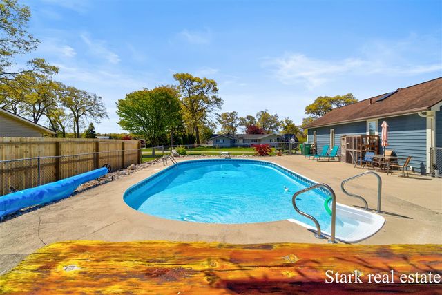 1636 Westwind Court, Muskegon, MI 49445