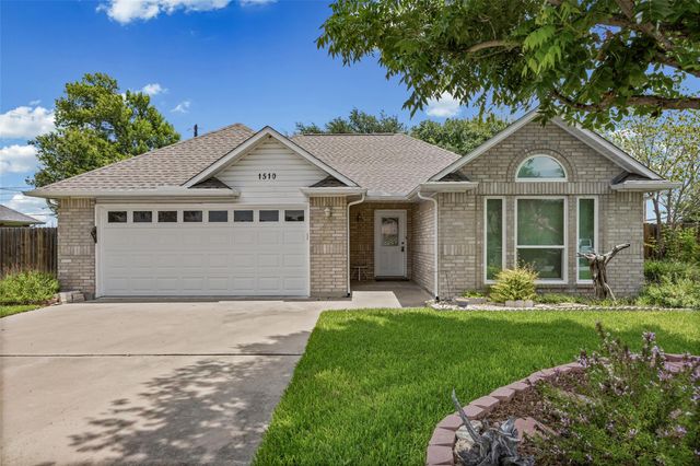 1510 Sunrise TER, Lockhart, TX 78644