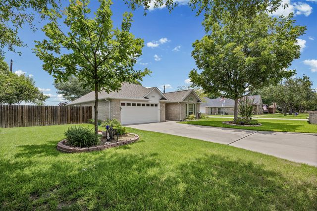 1510 Sunrise TER, Lockhart, TX 78644