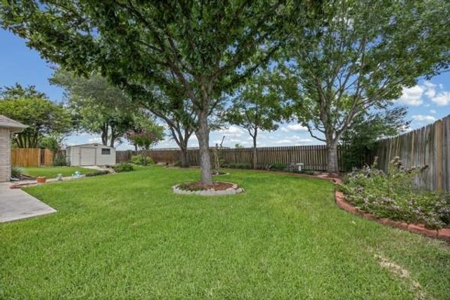 1510 Sunrise TER, Lockhart, TX 78644
