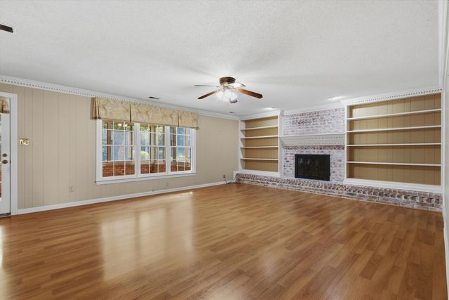 2252 COATHBRIDGE DR, Germantown, TN 38139
