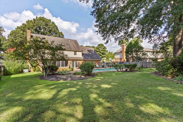 2252 COATHBRIDGE DR, Germantown, TN 38139
