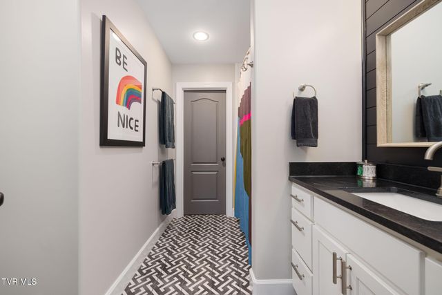 16 Taylor Ridge Court, Johnson City, TN 37601