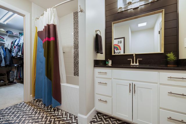 16 Taylor Ridge Court, Johnson City, TN 37601