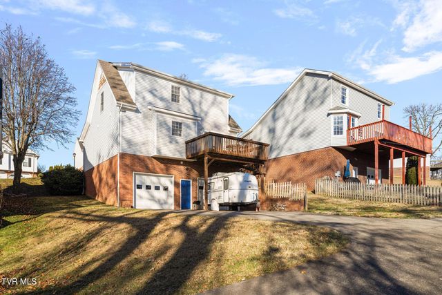 16 Taylor Ridge Court, Johnson City, TN 37601